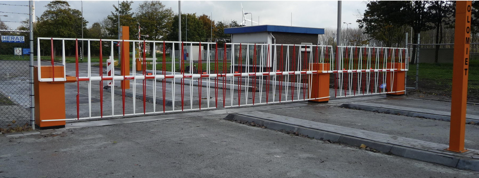 Vertical Pivot Gates Ontario Parking Systems